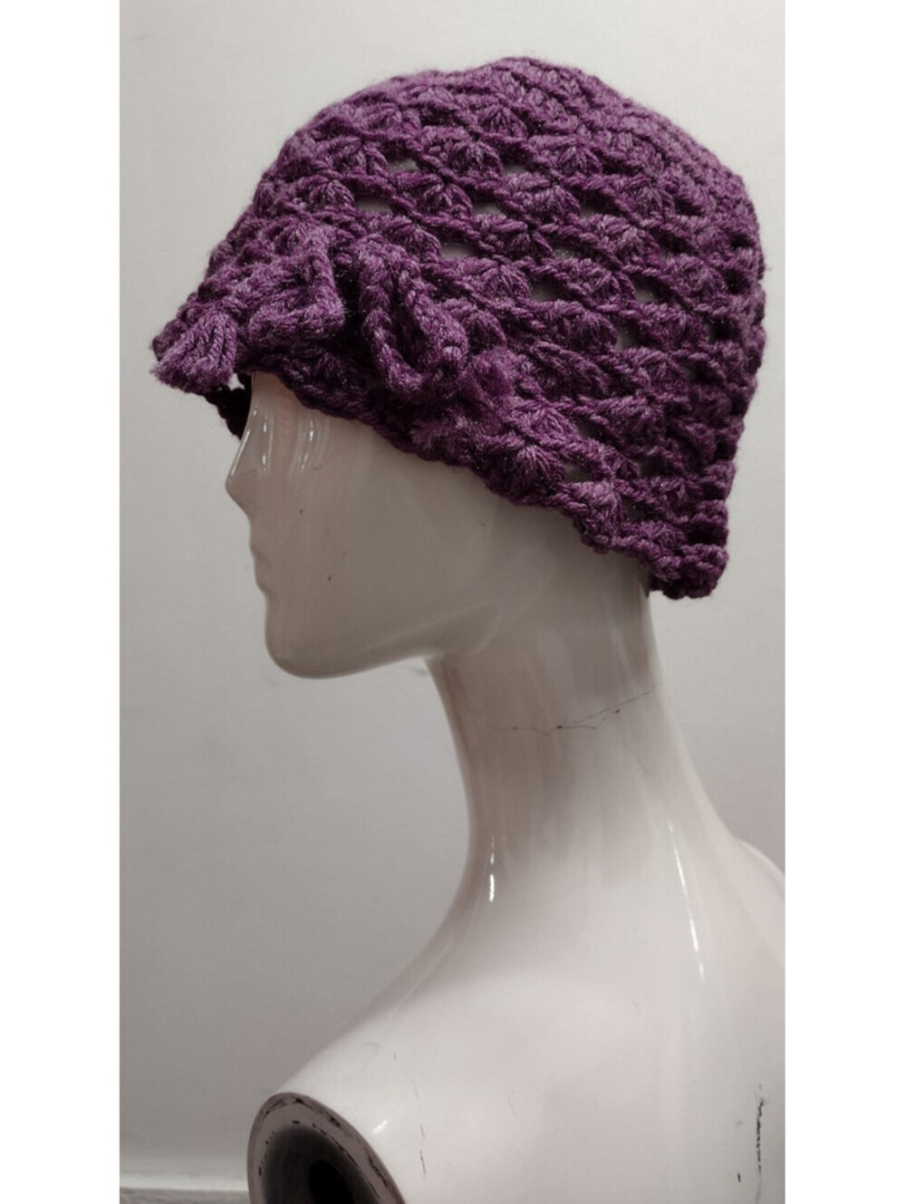 Hand Knitted Skull Cap Lilac Purple Lavender Hat Cloche Acrylic Vintage 1970s